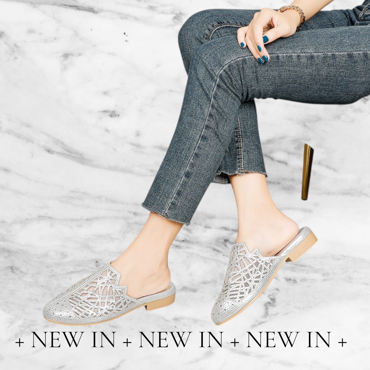 Sparkle Cutout Mule Slides – Silver